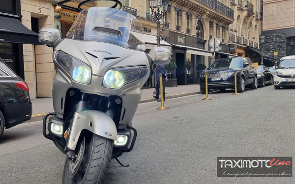 transport taxi moto à paris